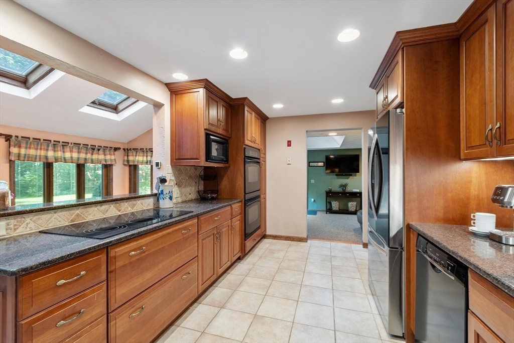 140 Thurlow Street Property Photo 5