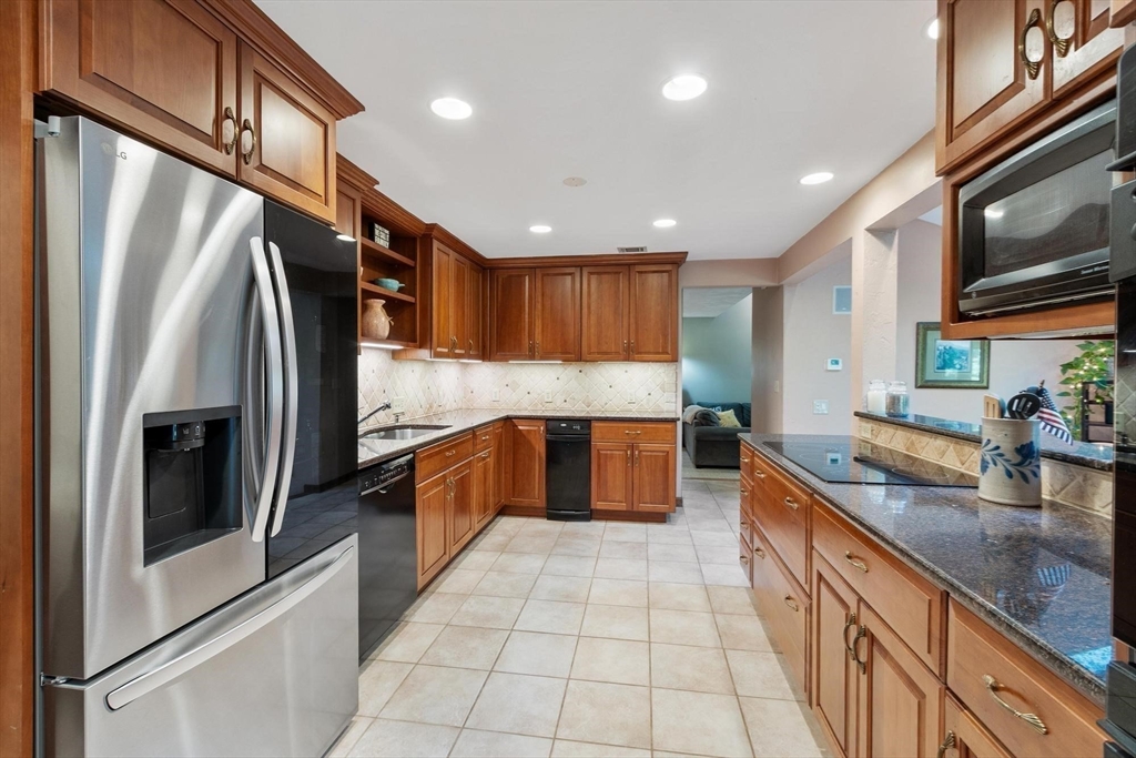 140 Thurlow Street Property Photo 14