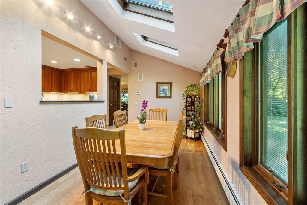 140 Thurlow Street Property Photo 17