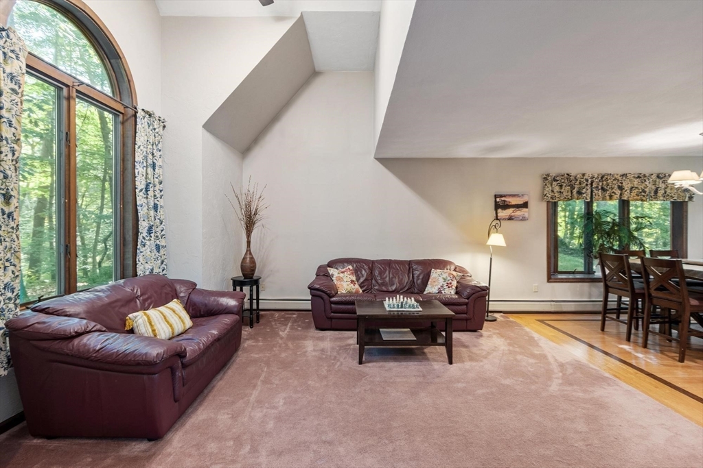140 Thurlow Street Property Photo 23