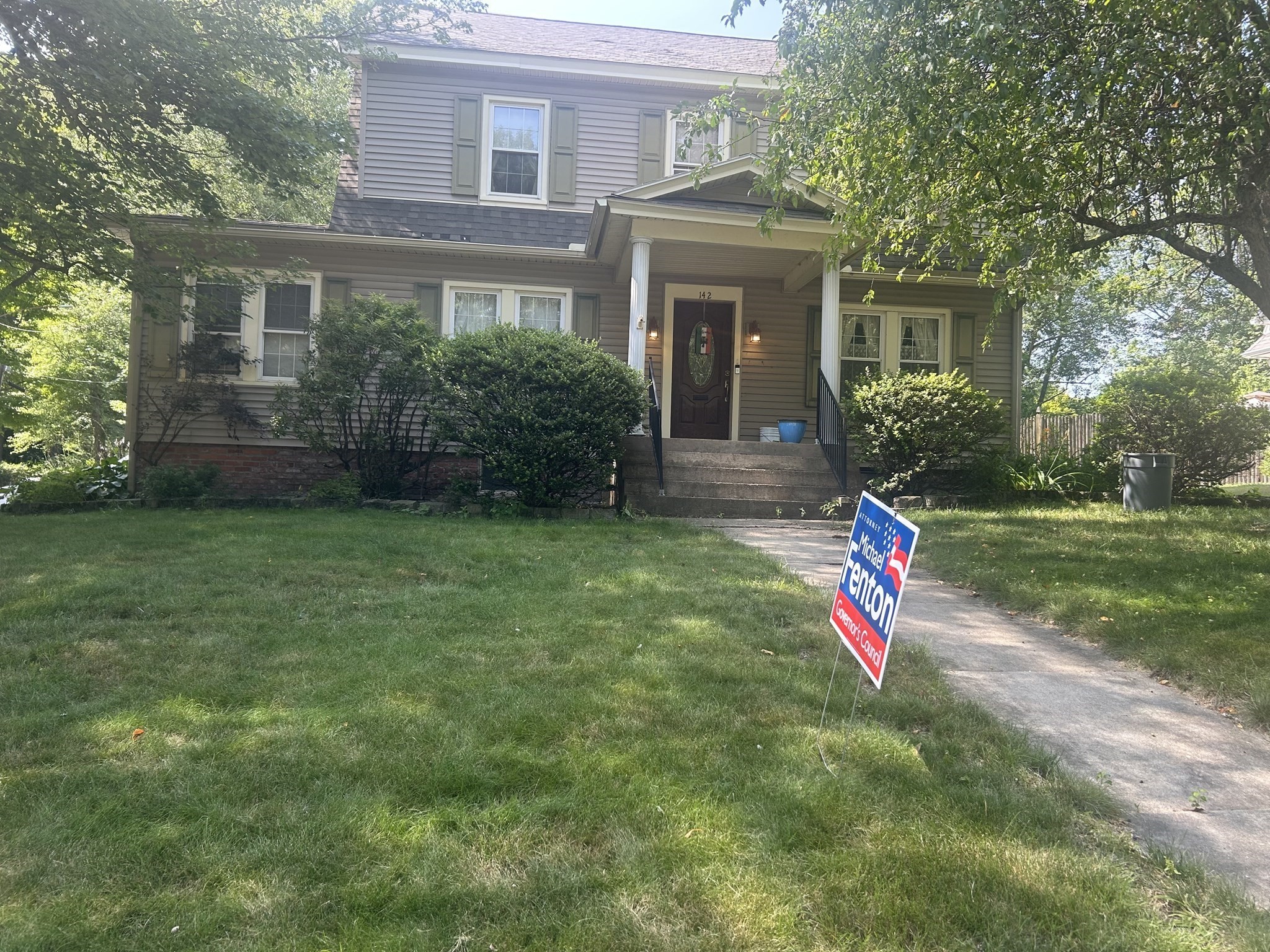 142 Springfield St Property Photo 1