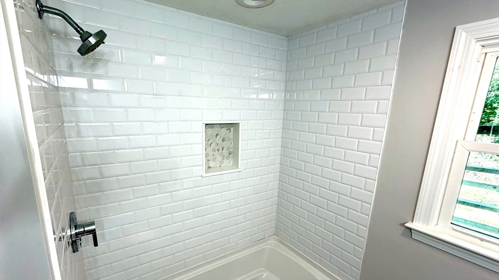 64 King St Property Photo 8