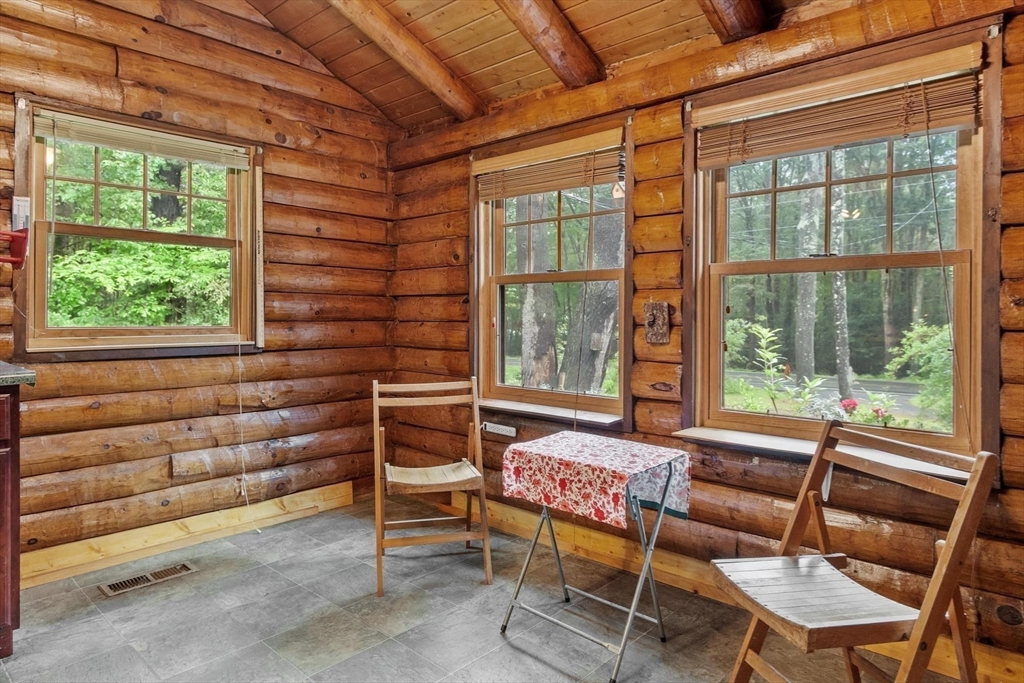 300 Lockes Village Rd Property Photo 14