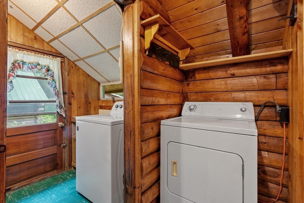 300 Lockes Village Rd Property Photo 18