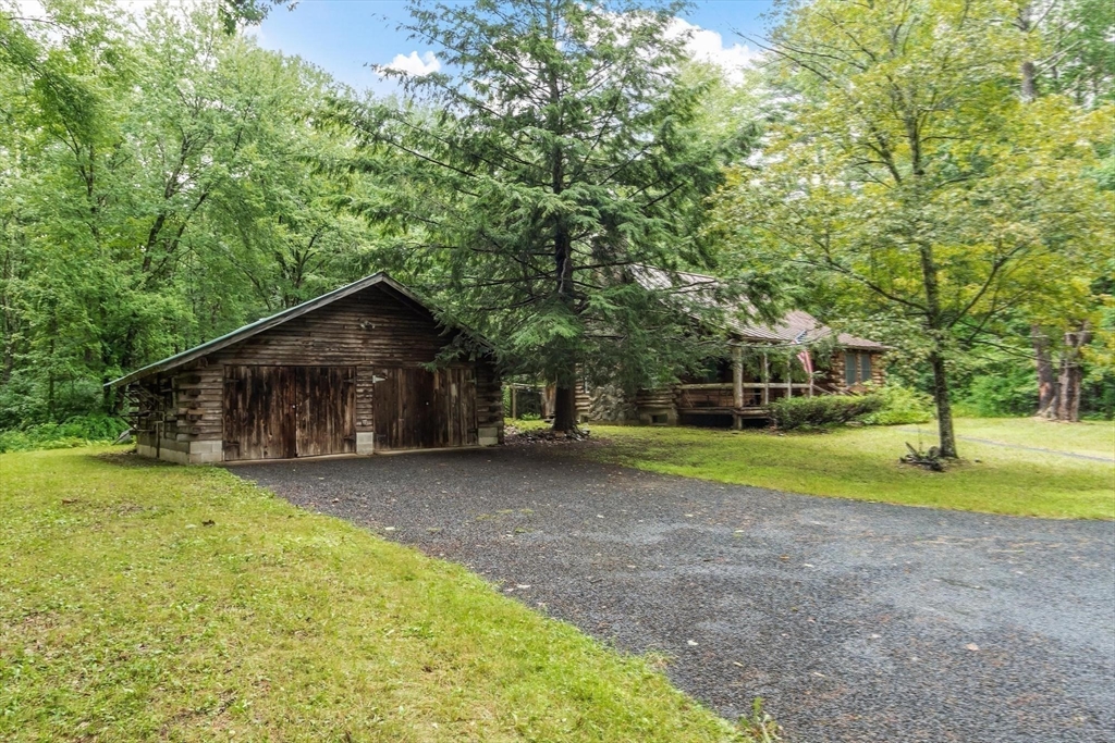 300 Lockes Village Rd Property Photo 24