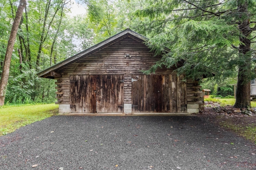 300 Lockes Village Rd Property Photo 25