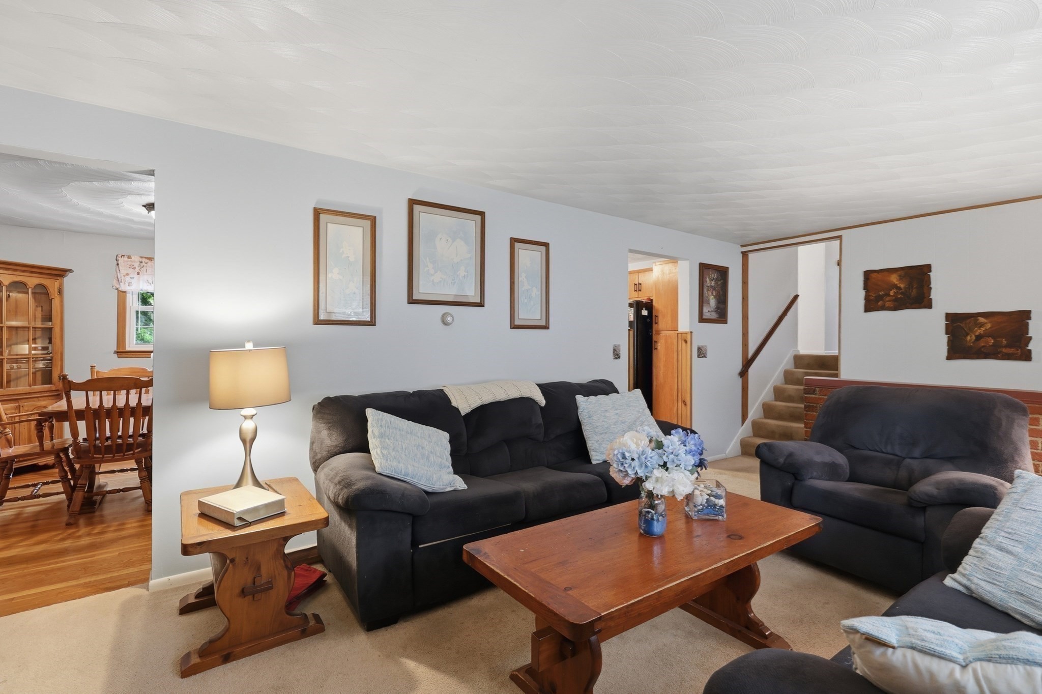33 Rolling Ln Property Photo 10