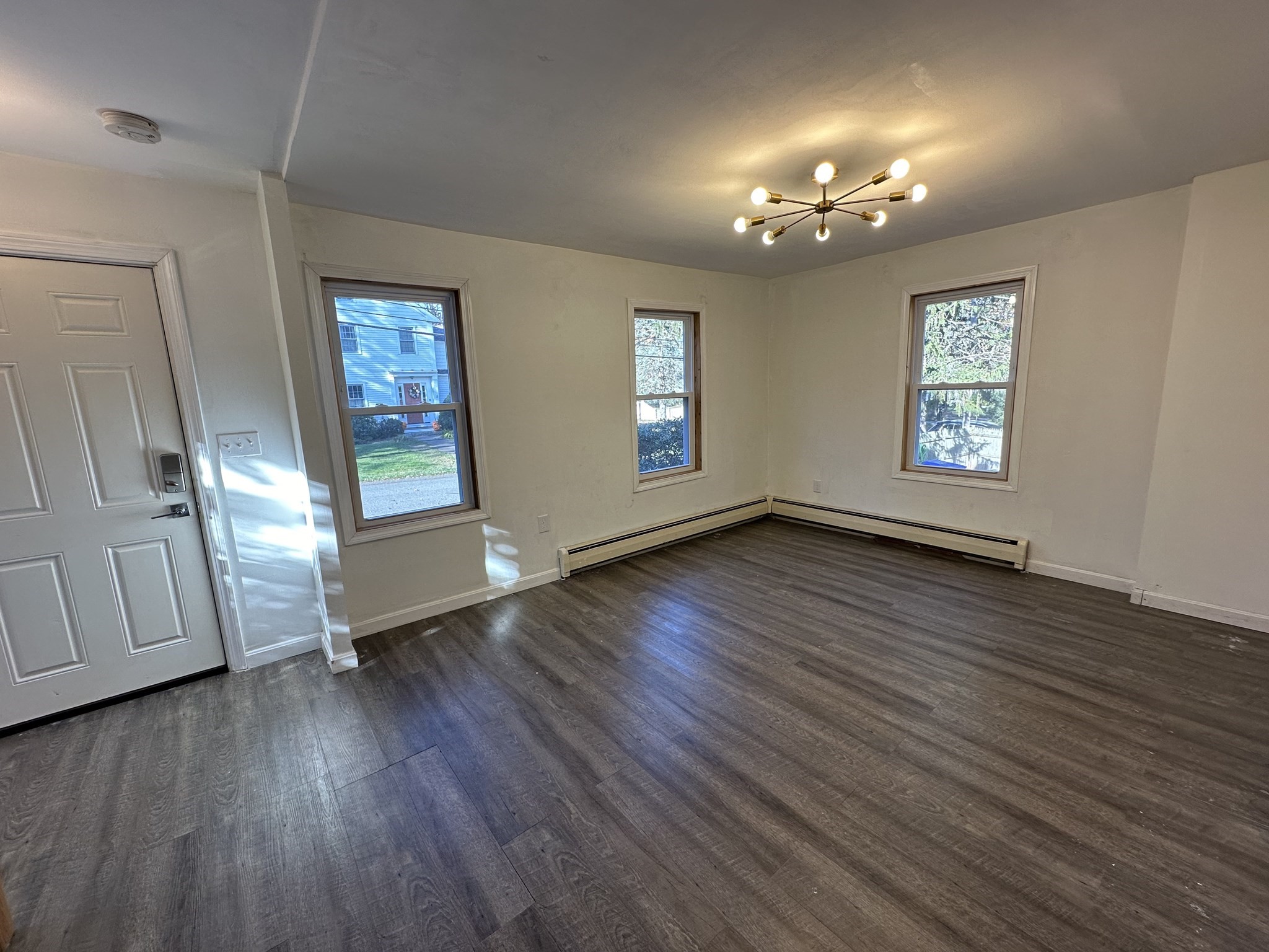 8 Pike St Property Photo 8