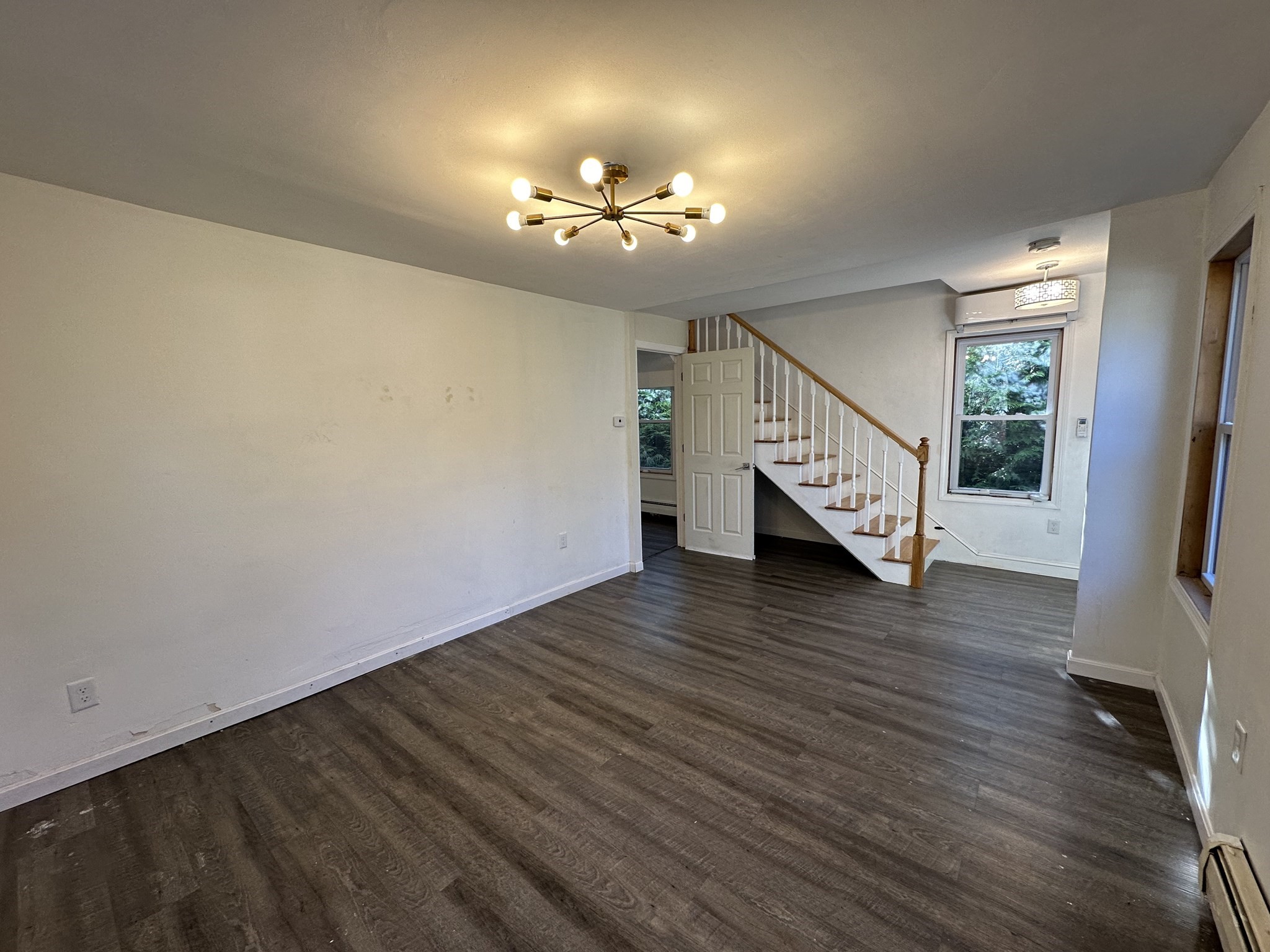 8 Pike St Property Photo 9