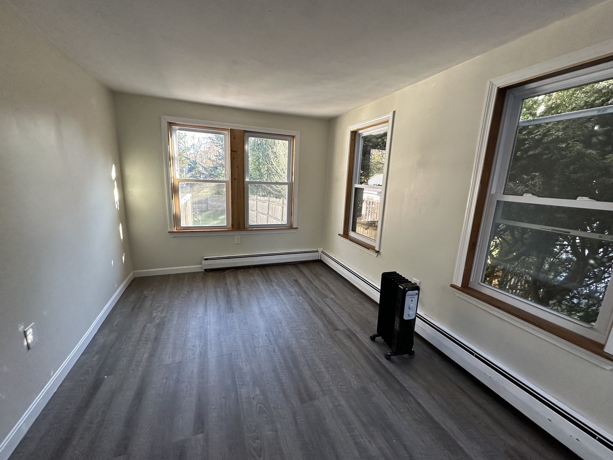 8 Pike St Property Photo 16
