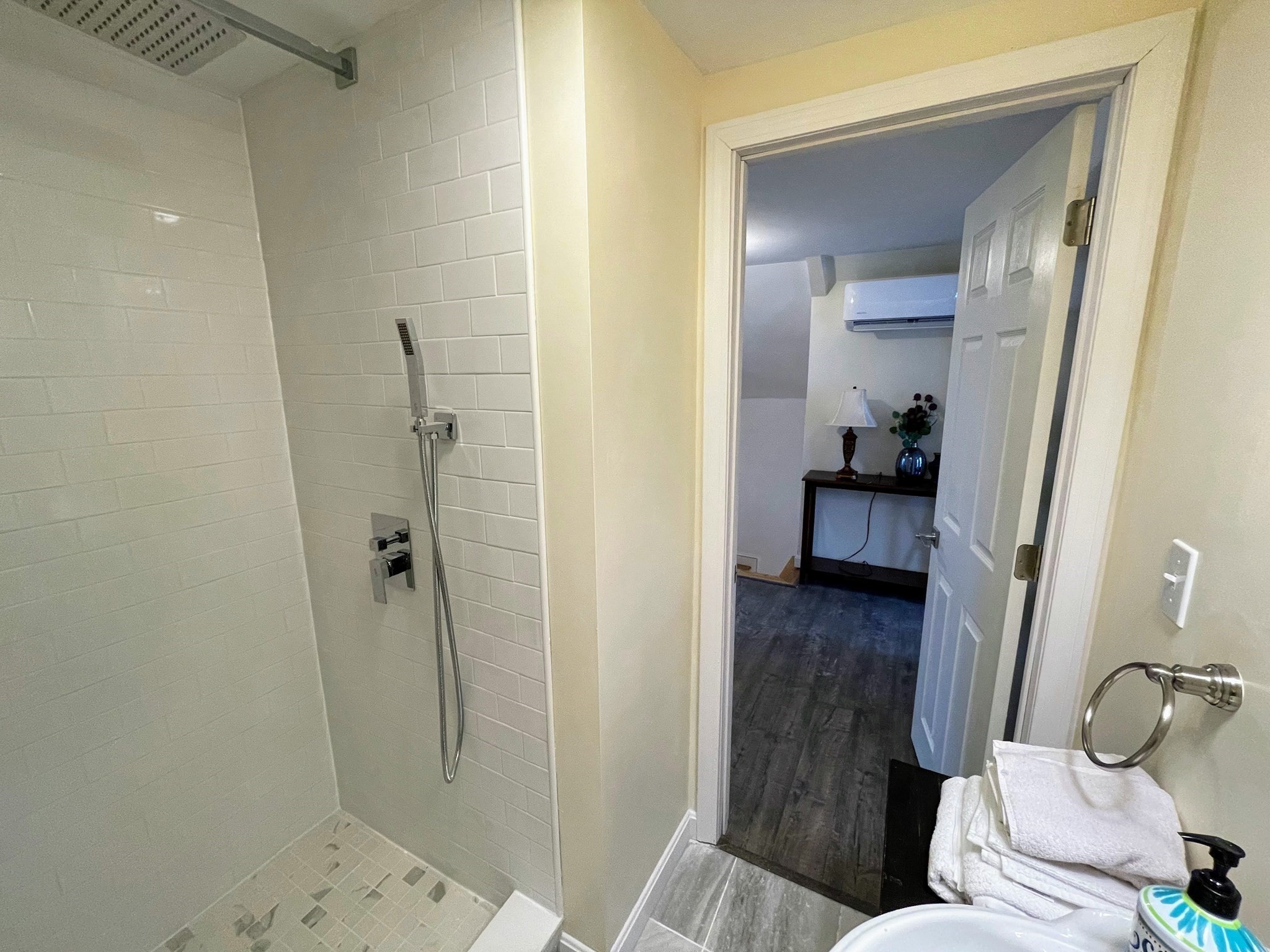 8 Pike St Property Photo 33