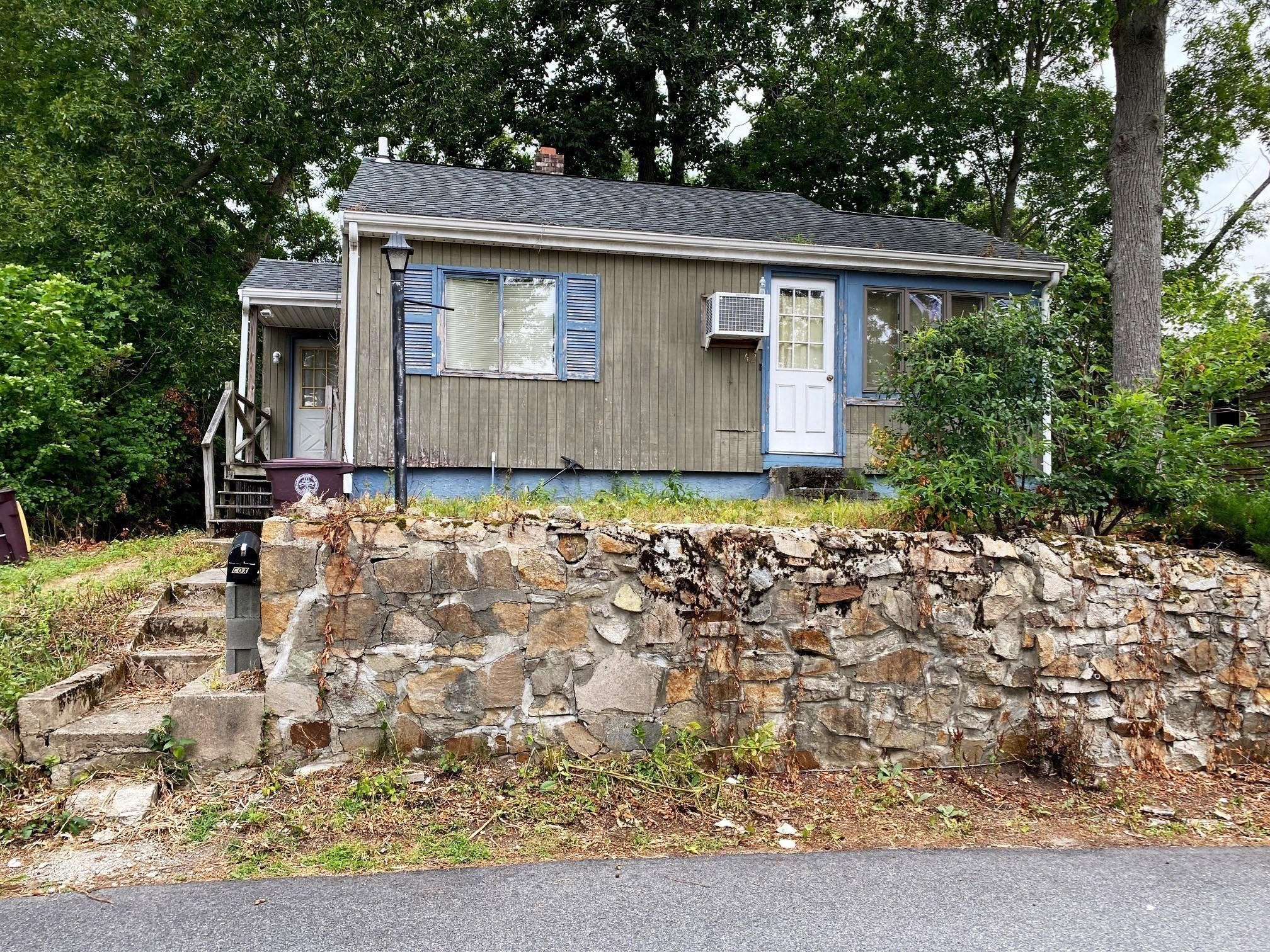 42 Lake View Rd Property Photo 2