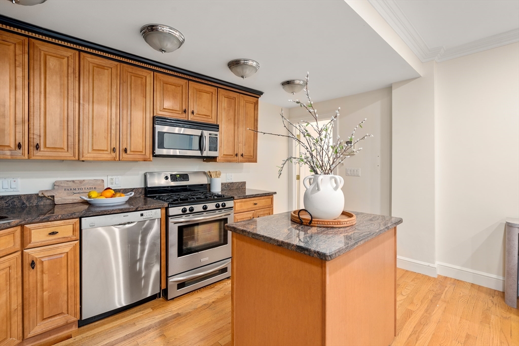 1724 Beacon St # 1 Property Photo 3