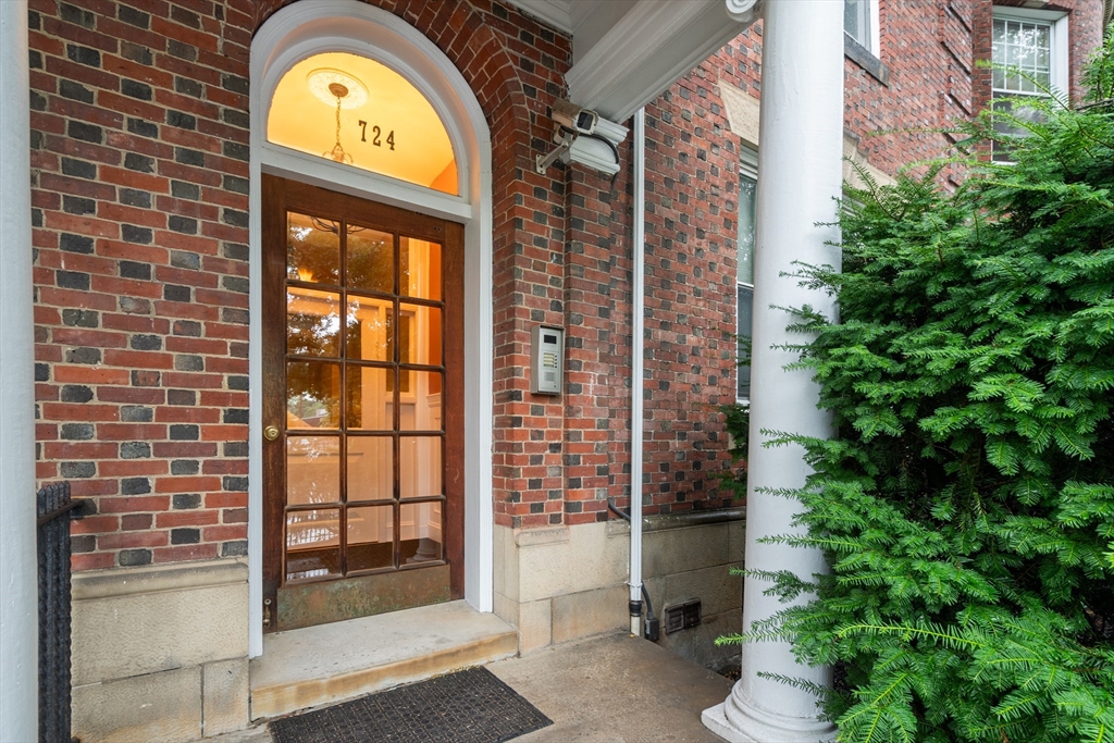 1724 Beacon St # 1 Property Photo 17