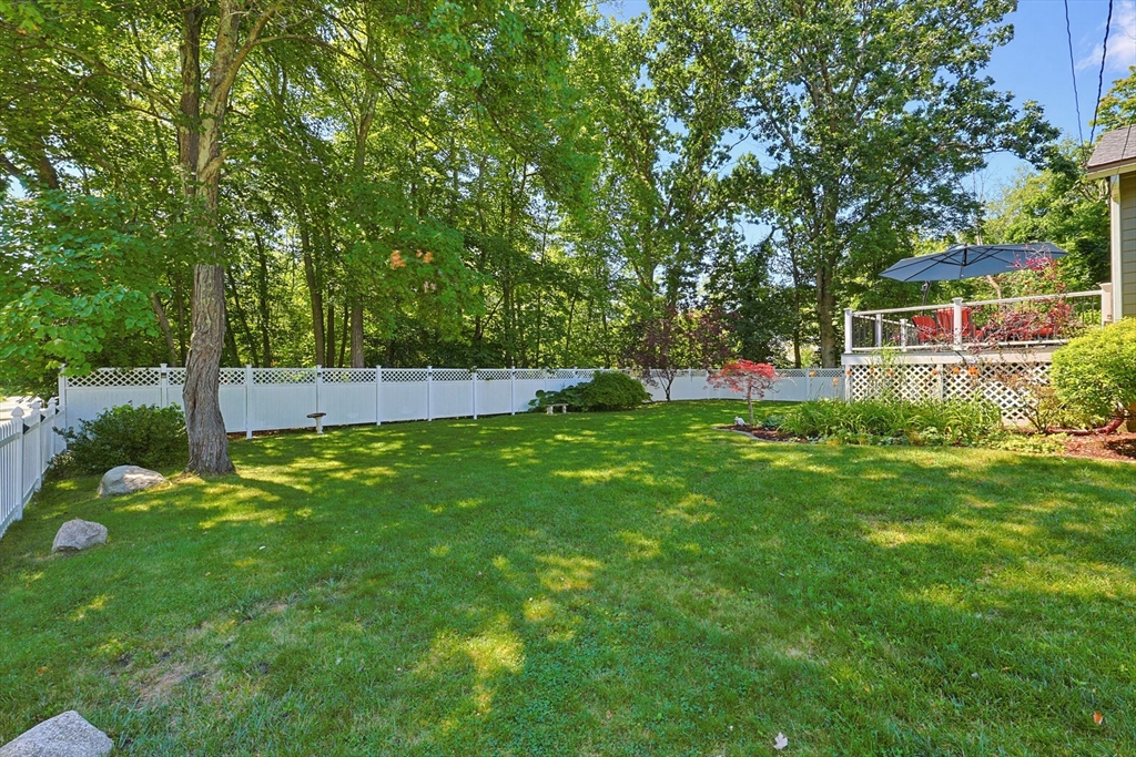 17 Metropolitan Ave Property Photo 9