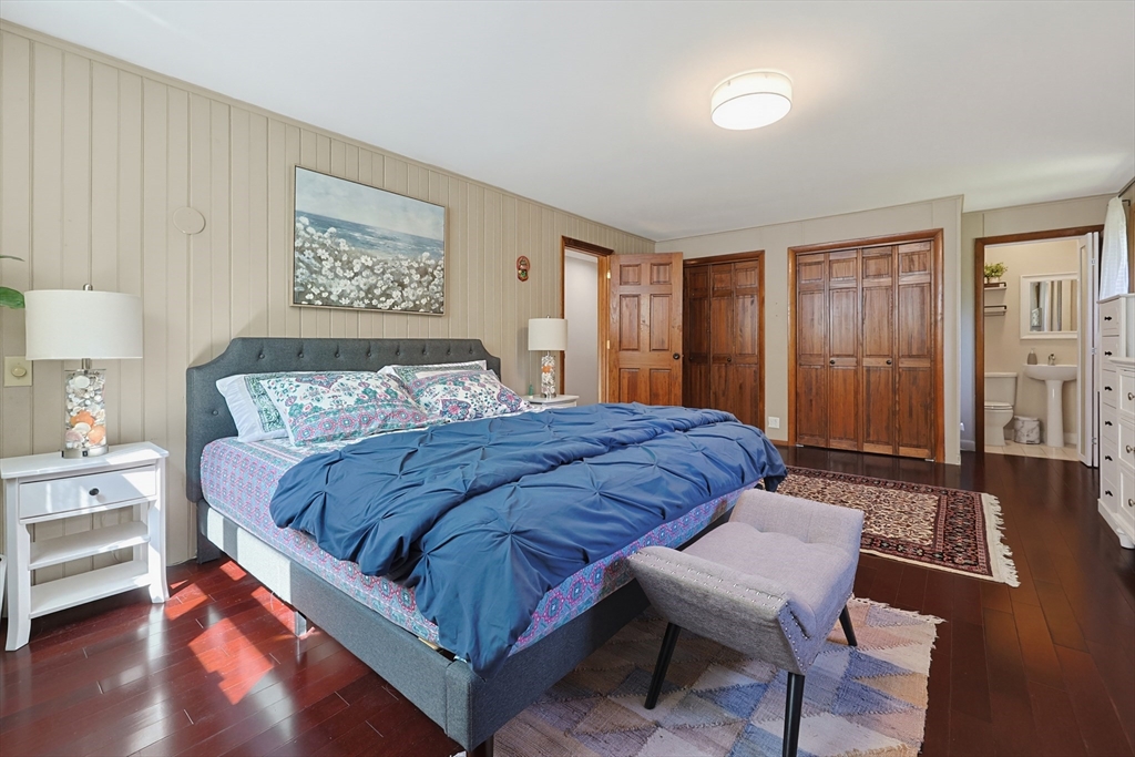 17 Metropolitan Ave Property Photo 25