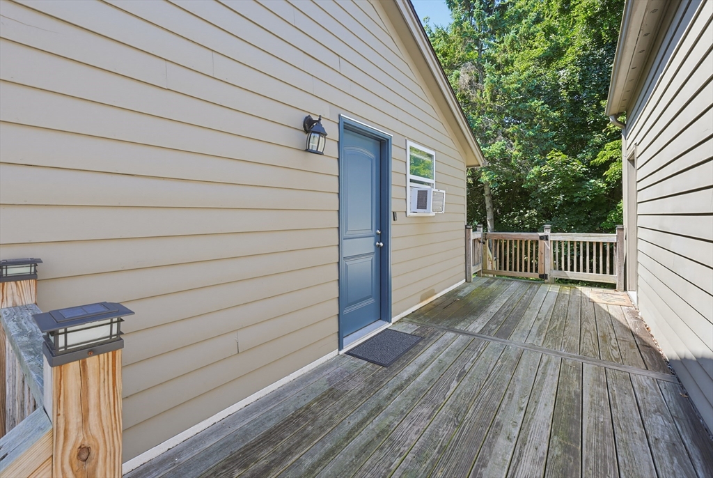 17 Metropolitan Ave Property Photo 36