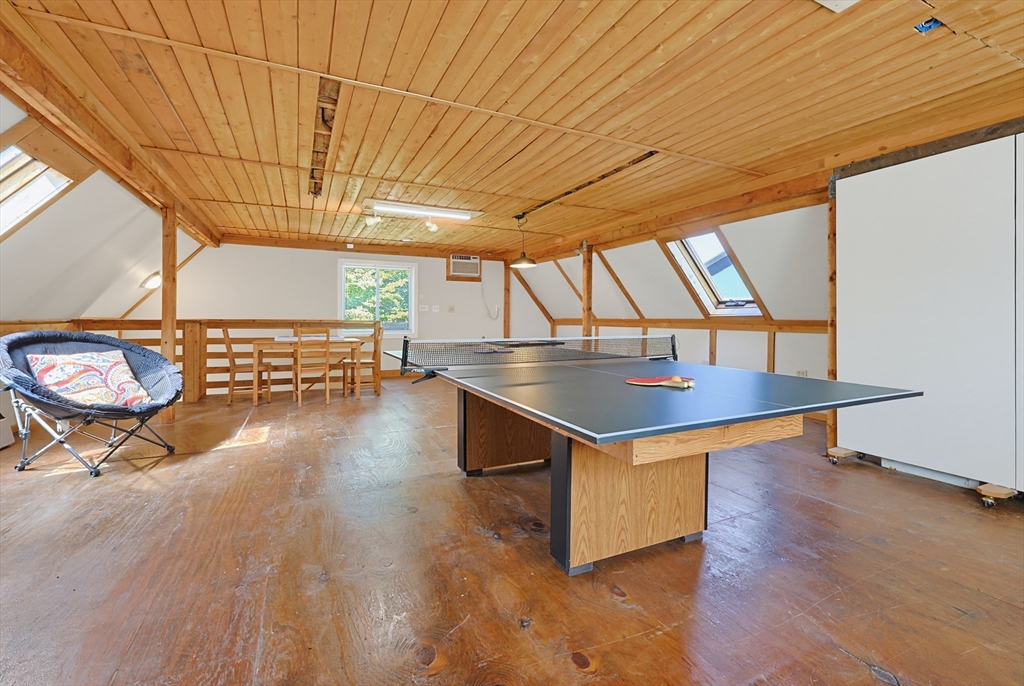 17 Metropolitan Ave Property Photo 37