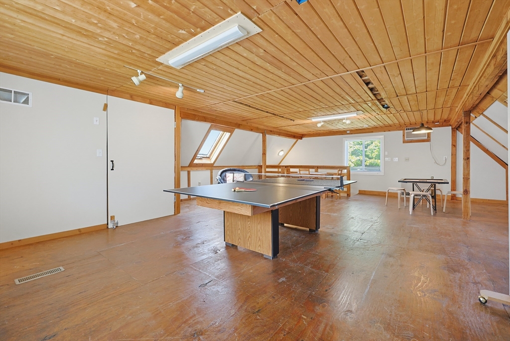 17 Metropolitan Ave Property Photo 38