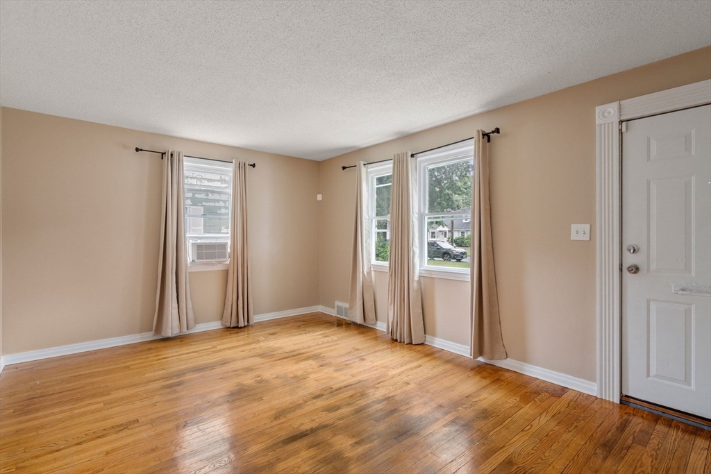 65 Burnside Ter Property Photo 11