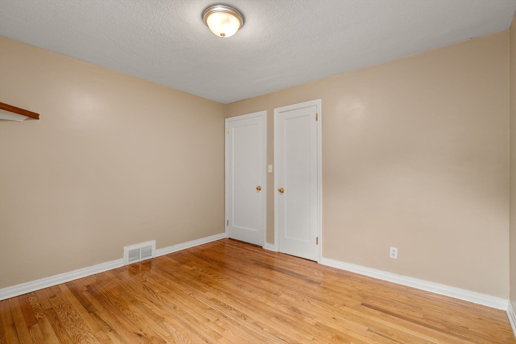 65 Burnside Ter Property Photo 18
