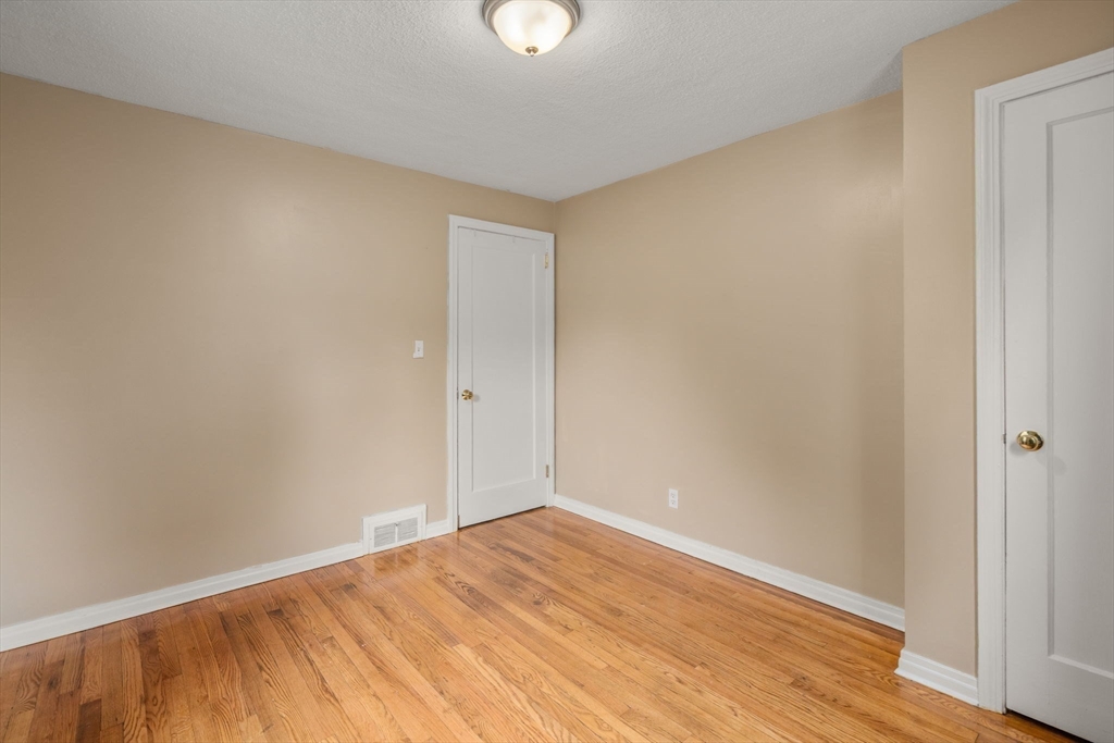 65 Burnside Ter Property Photo 20