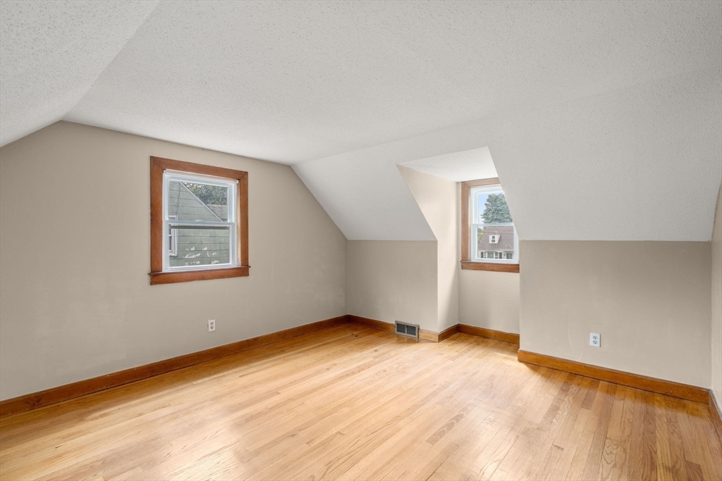 65 Burnside Ter Property Photo 21