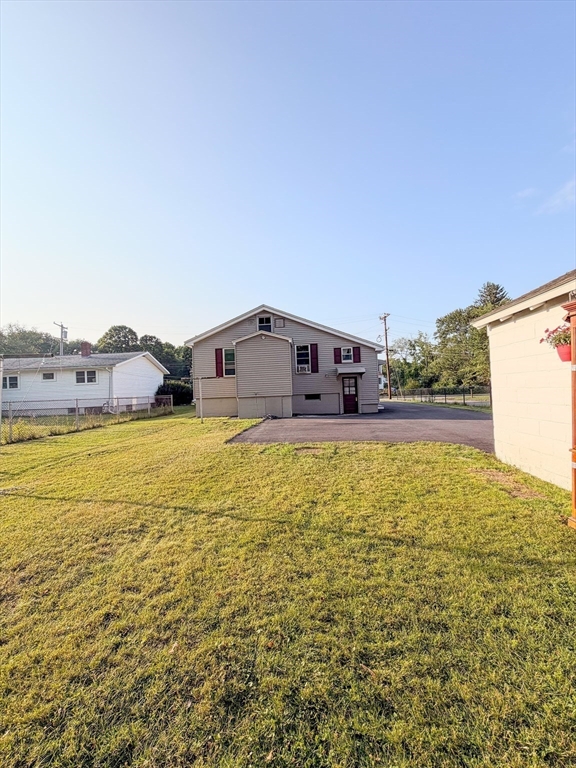74 Kilmer Ave Property Photo 3