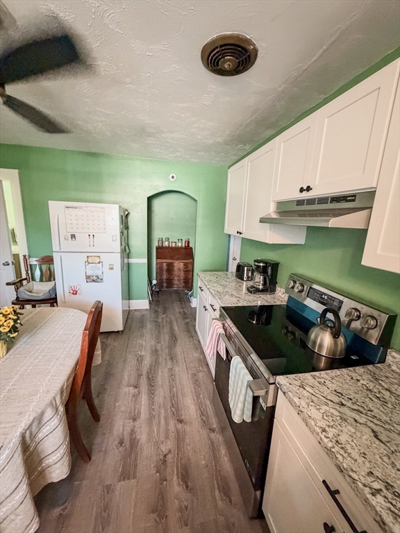 74 Kilmer Ave Property Photo 4