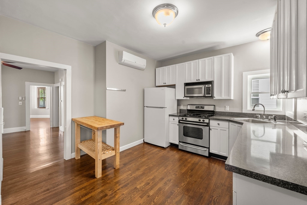 74 Trull St # B Property Photo 3