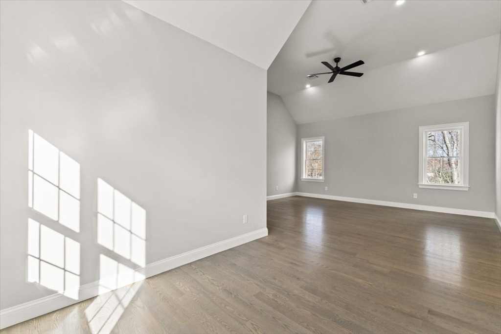 235 Braemoor Rd Property Photo 18
