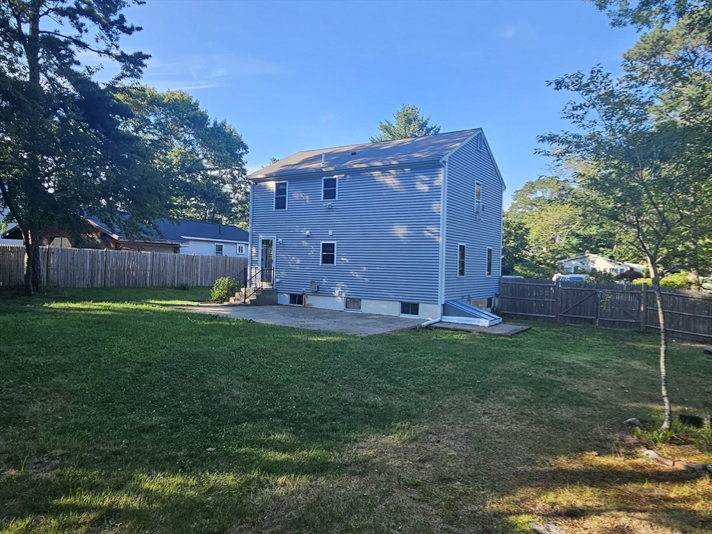 11 Cardinal Ave Property Photo 22