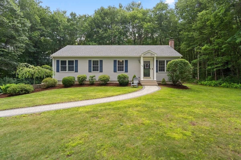 352 Town Farm Rd Property Photo 1