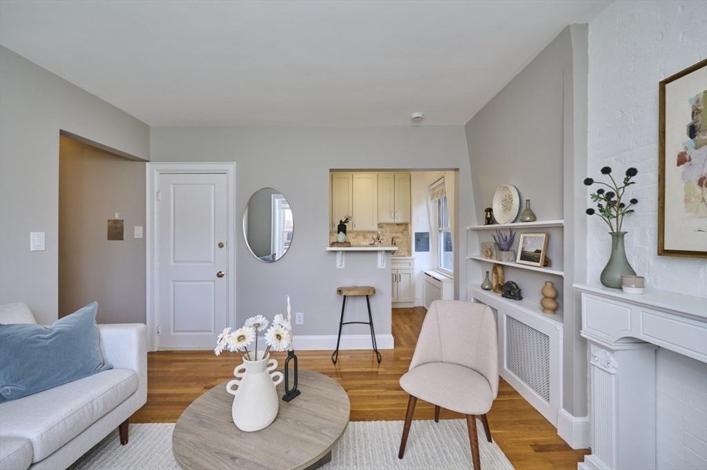 20 Hereford Street # 4 Property Photo 2
