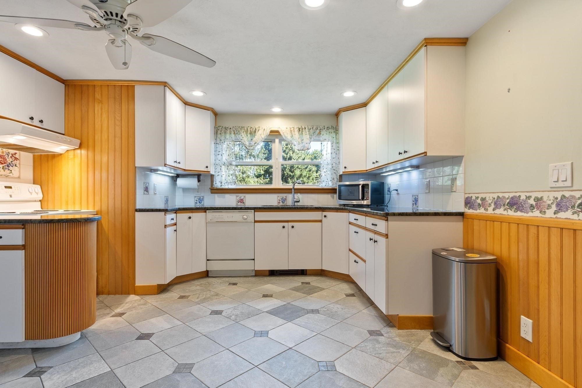 19 Rowley Hill Rd Property Photo 14