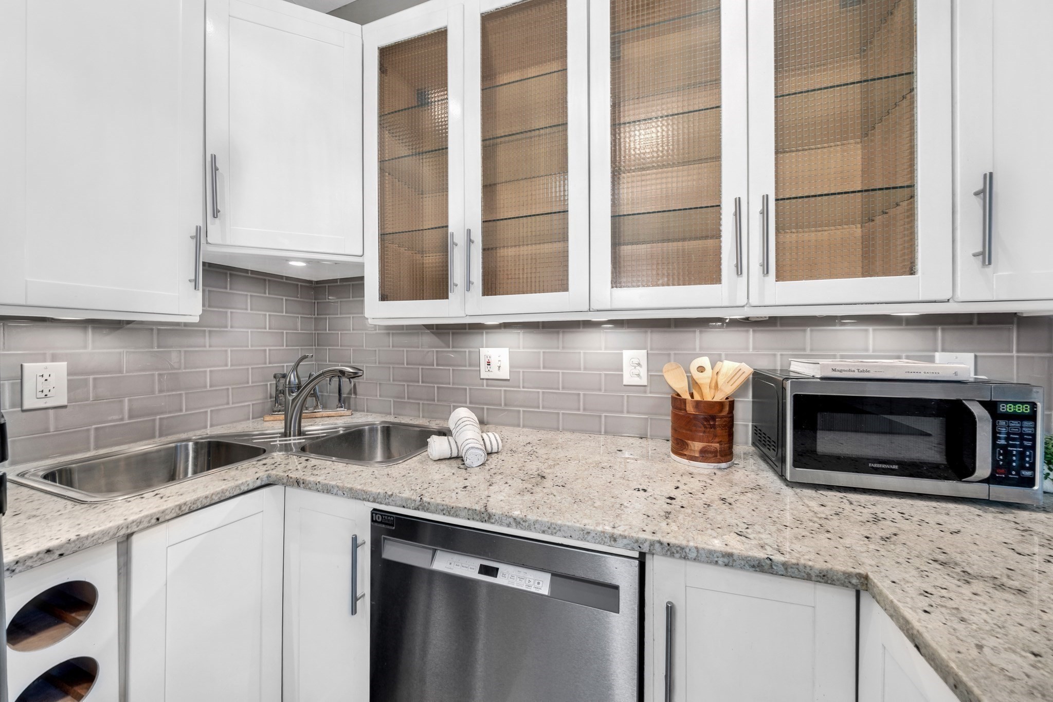 106-108 East Brookline St # 3 Property Photo 5