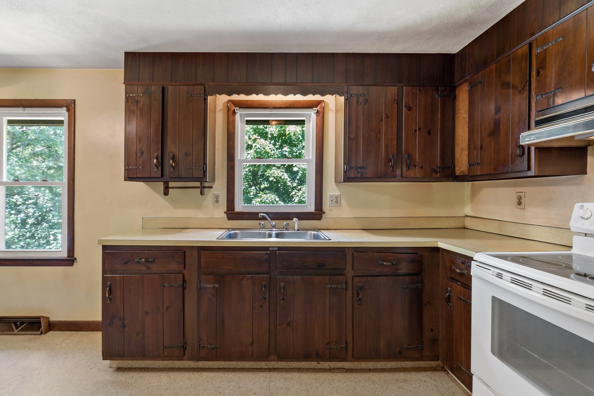 39 Grant Street Property Photo 5