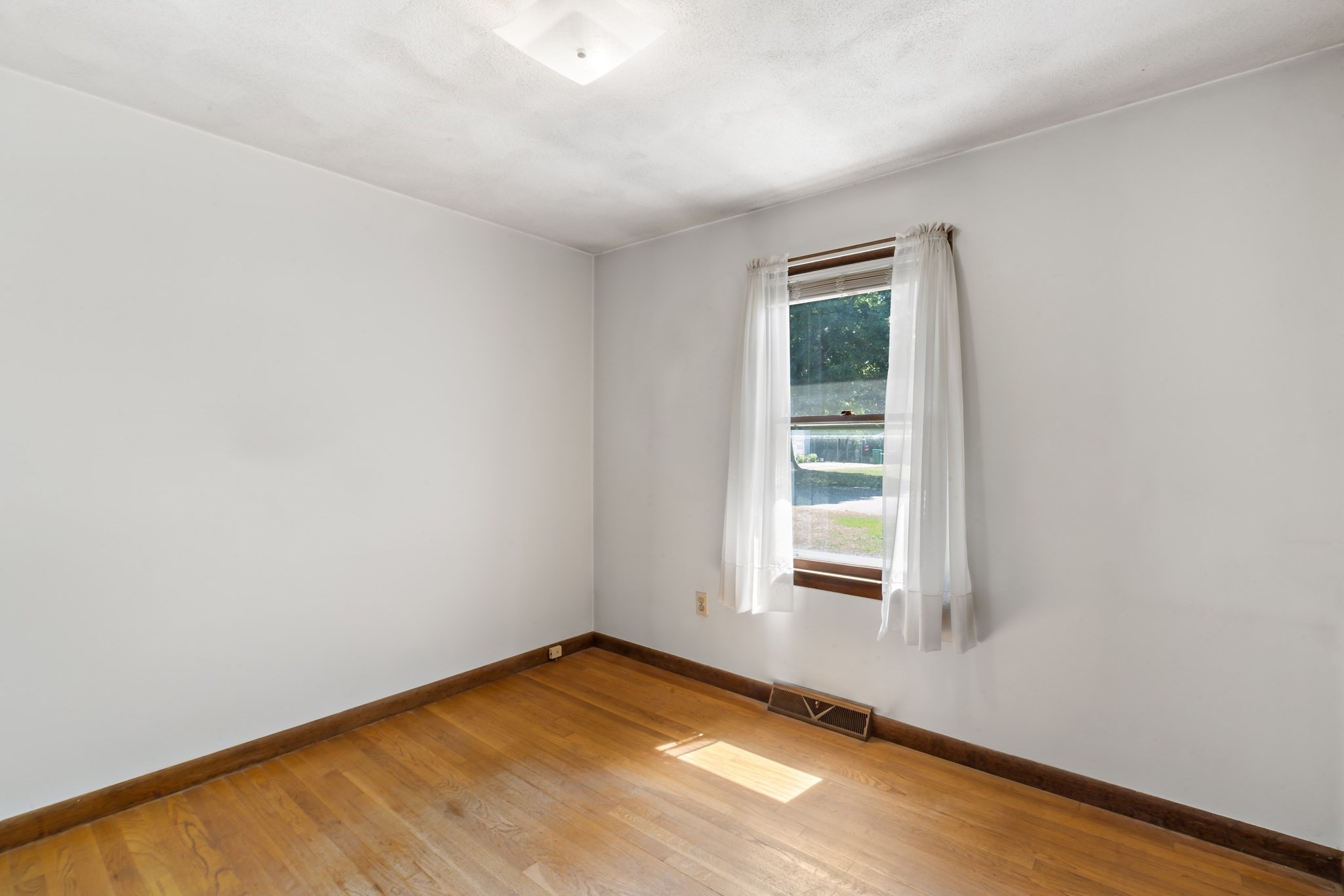 39 Grant Street Property Photo 17