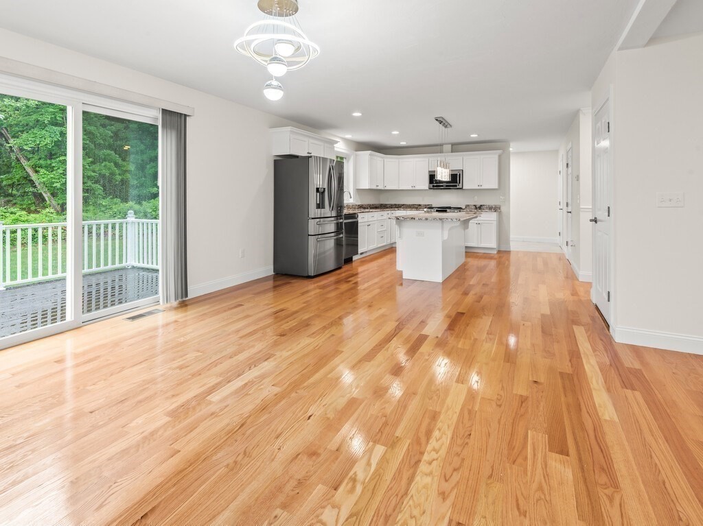 11 Whisper Drive Property Photo 9
