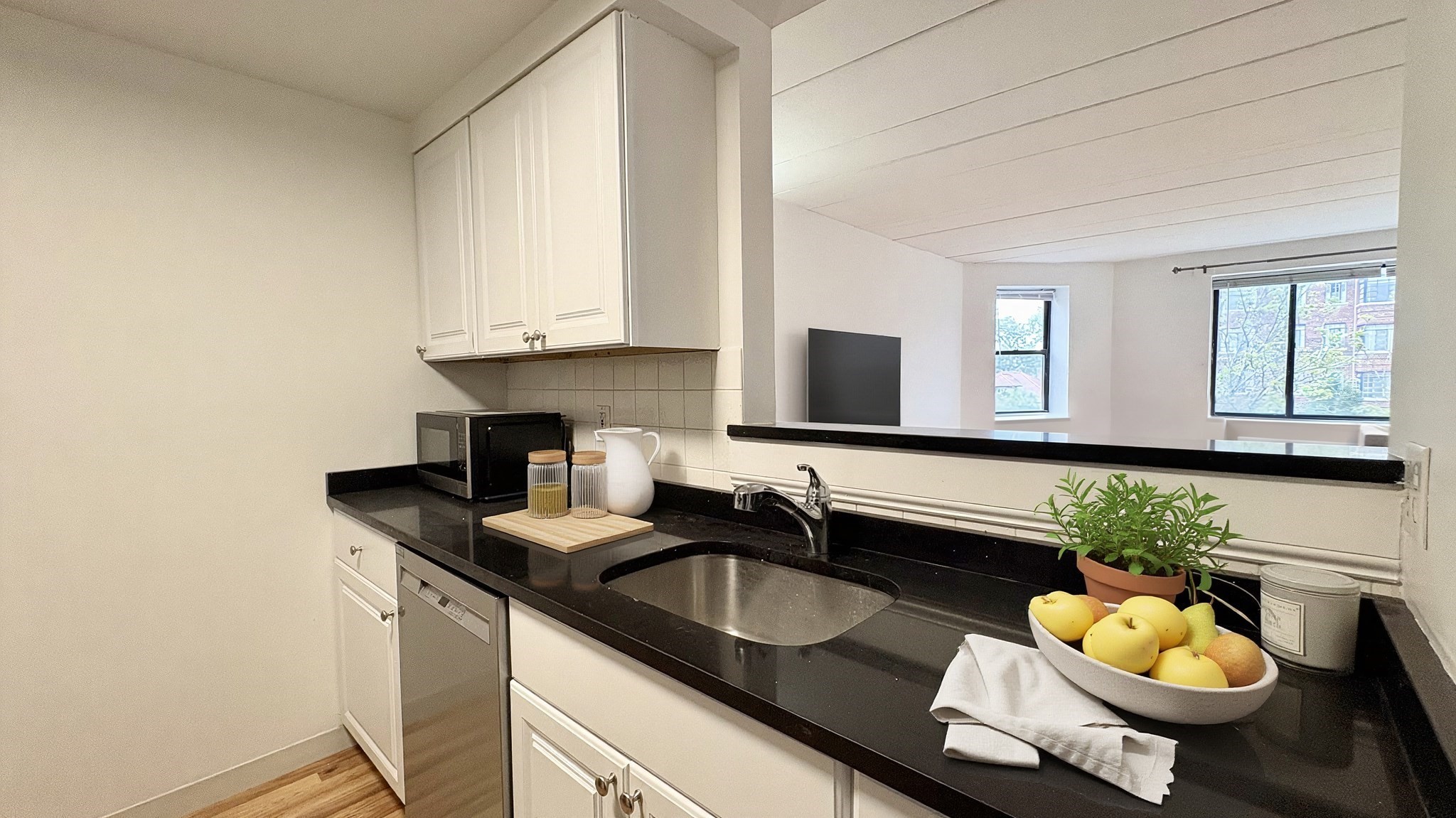 1933 Commonwealth Avenue # 410 Property Photo 4