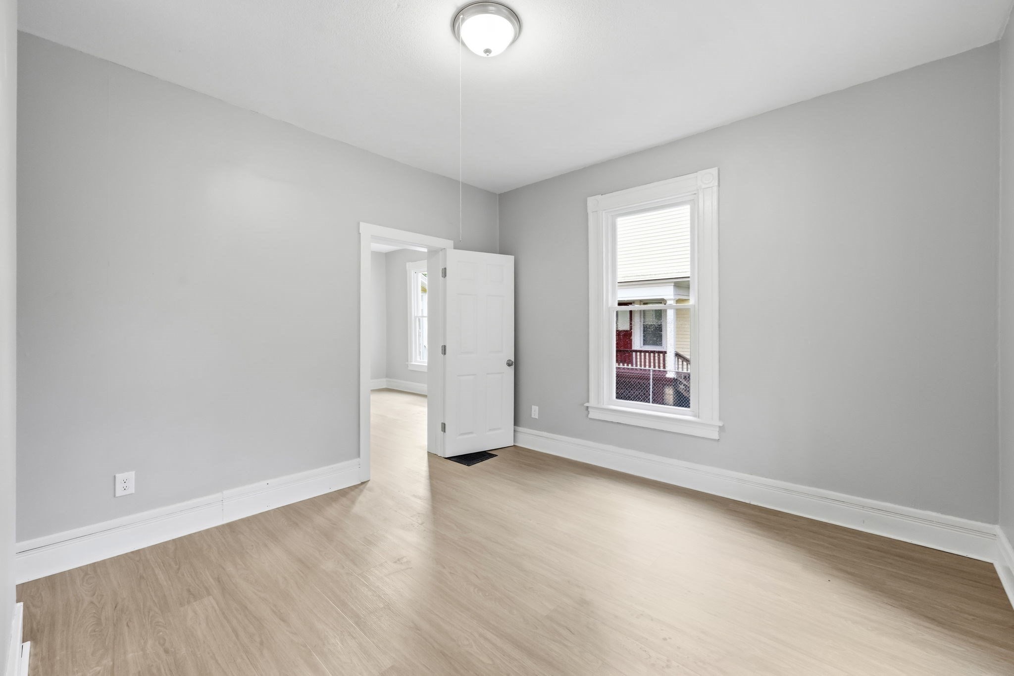 29 Yale St Property Photo 11