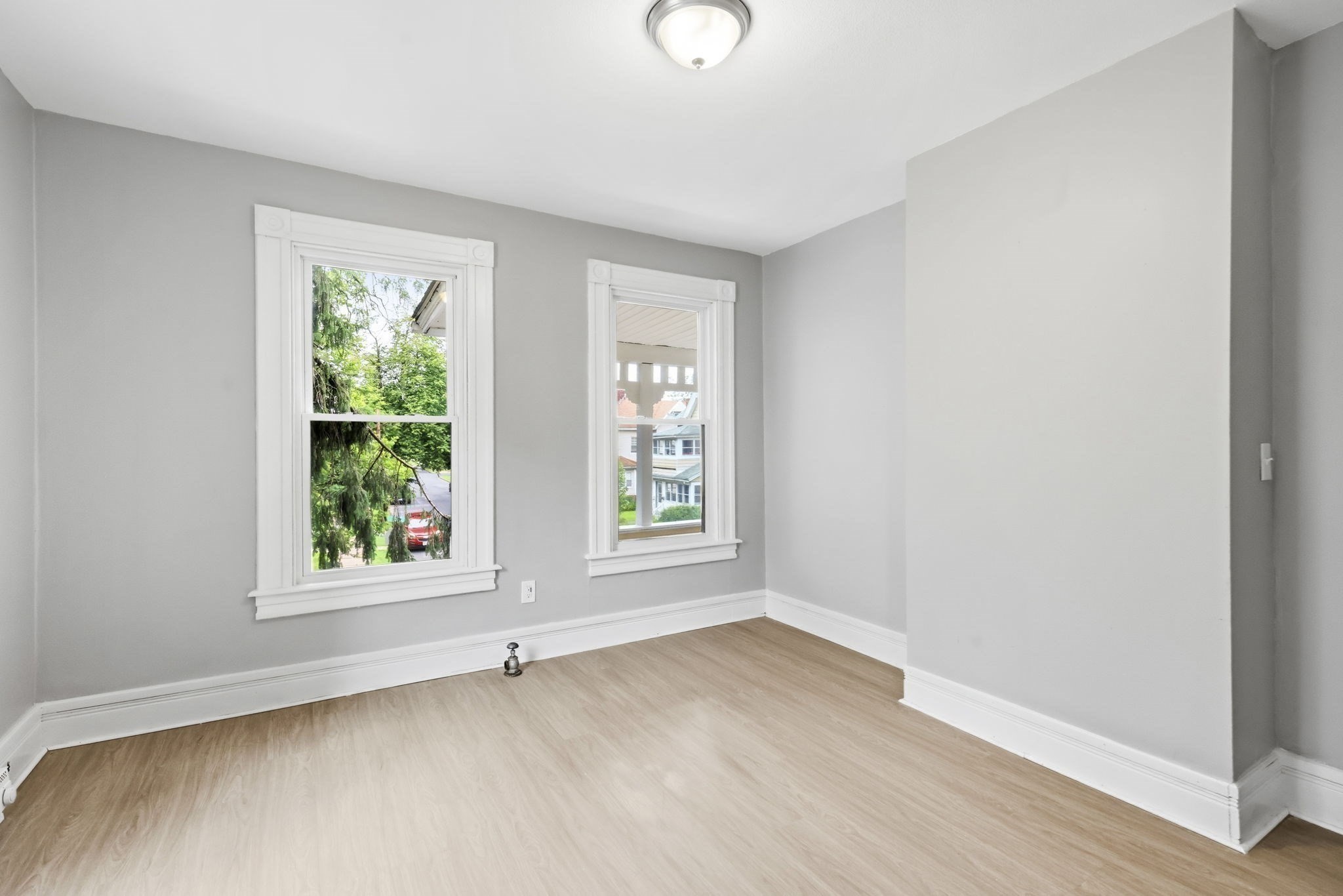 29 Yale St Property Photo 23