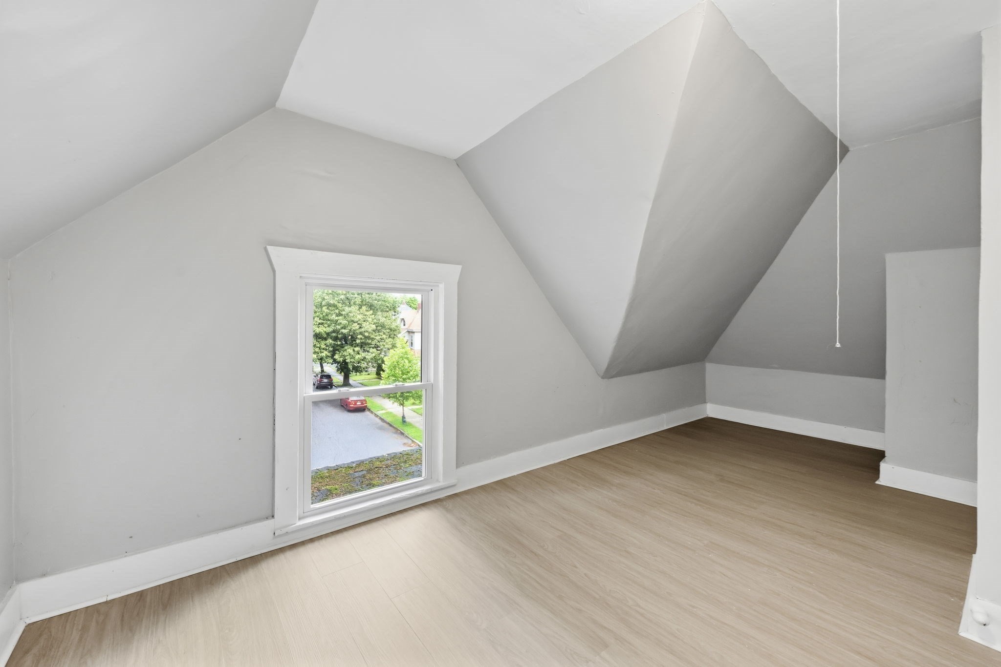29 Yale St Property Photo 28