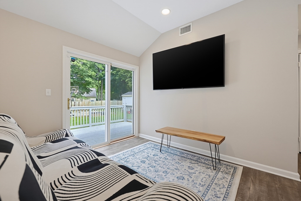 333 Union Street Property Photo 16