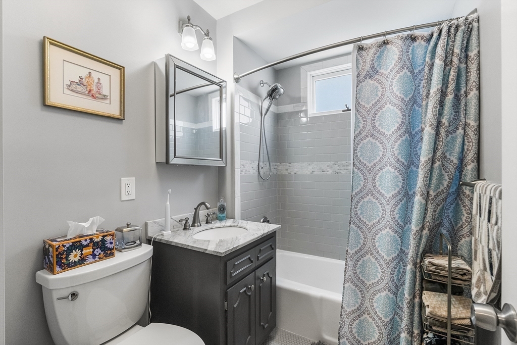 27 Peirce Ave Property Photo 6