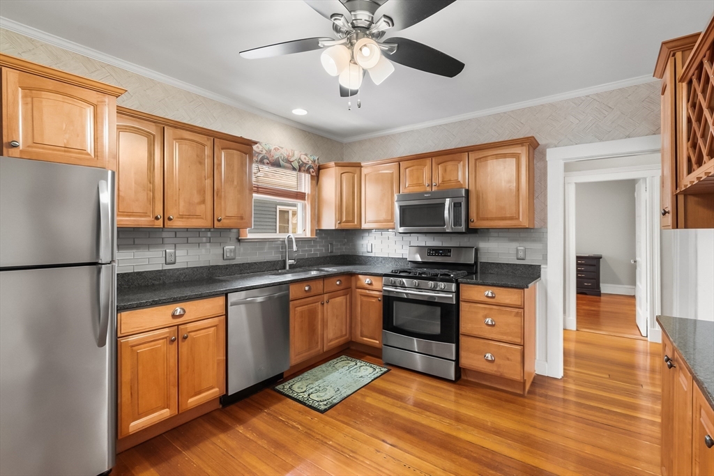 27 Peirce Ave Property Photo 14