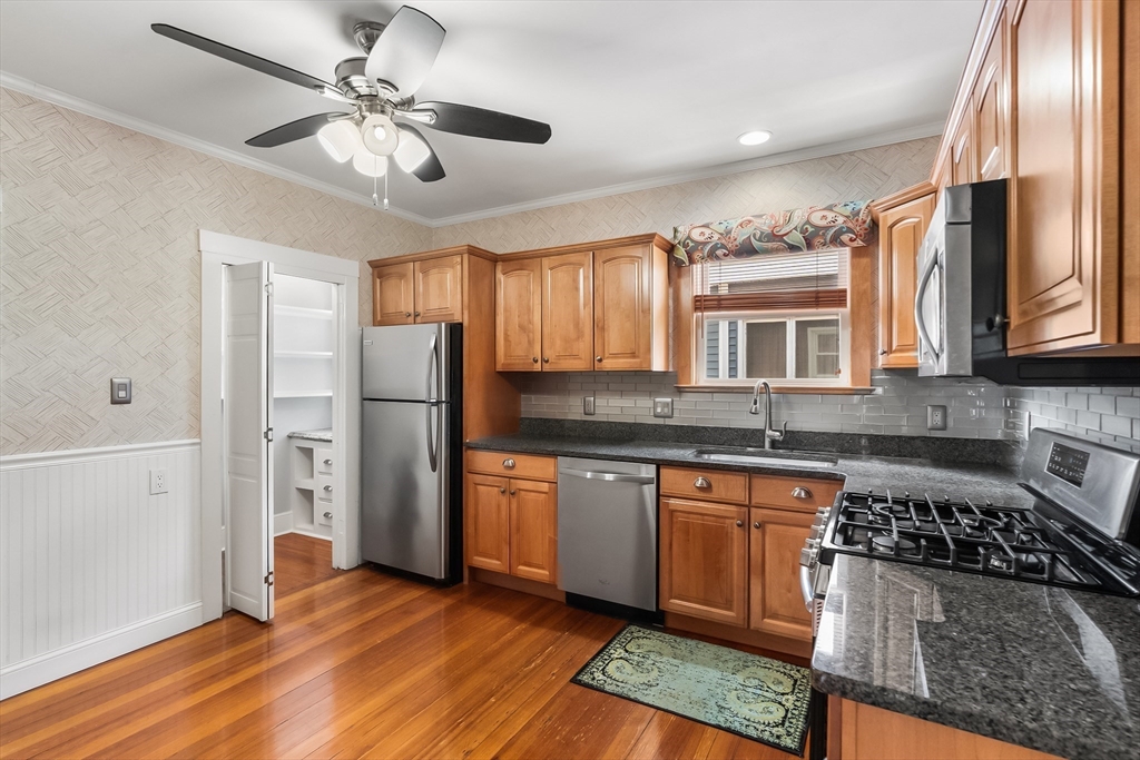 27 Peirce Ave Property Photo 16