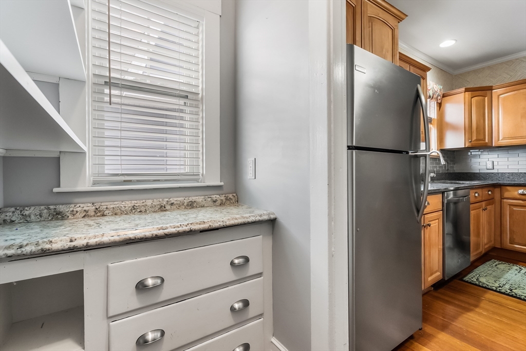 27 Peirce Ave Property Photo 17