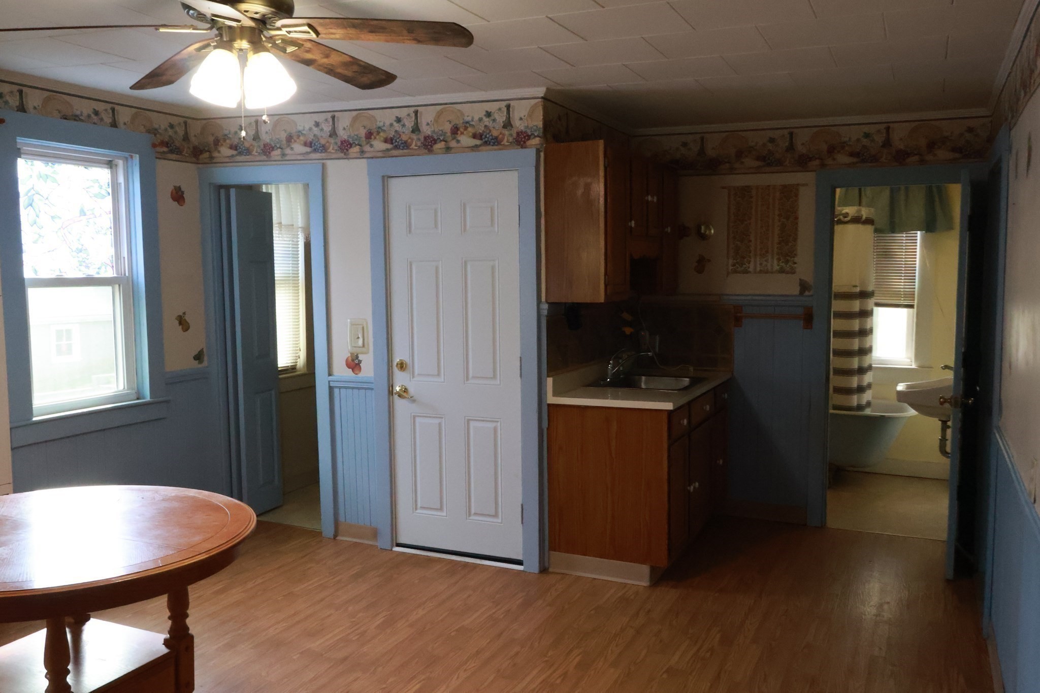 18 Peck Ave Property Photo 4