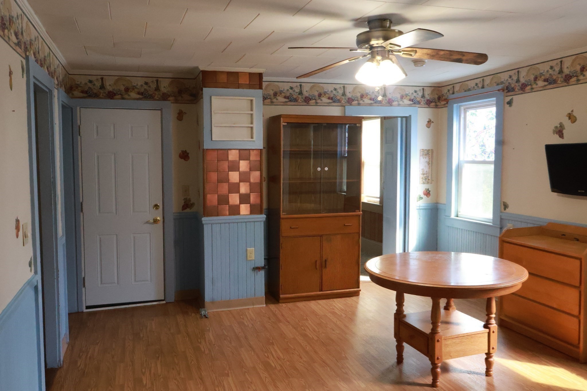 18 Peck Ave Property Photo 5